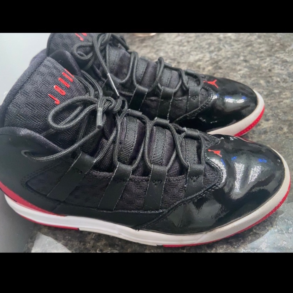 *Used* Jordan Max Aura Black/Red/White